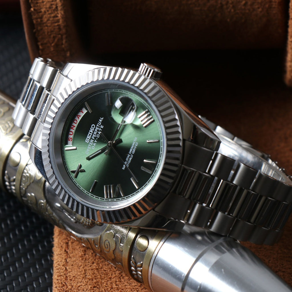 SeikoDate mint green roman